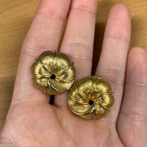 Monet Signed Gold Tone Flower Clip-On Earrings Vintage Stud Metal Vintage